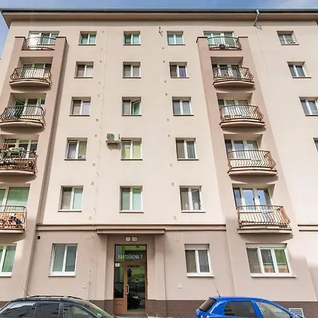 Tranquil Haven: Old Town Proximity Apartment Bratislava Exterior photo